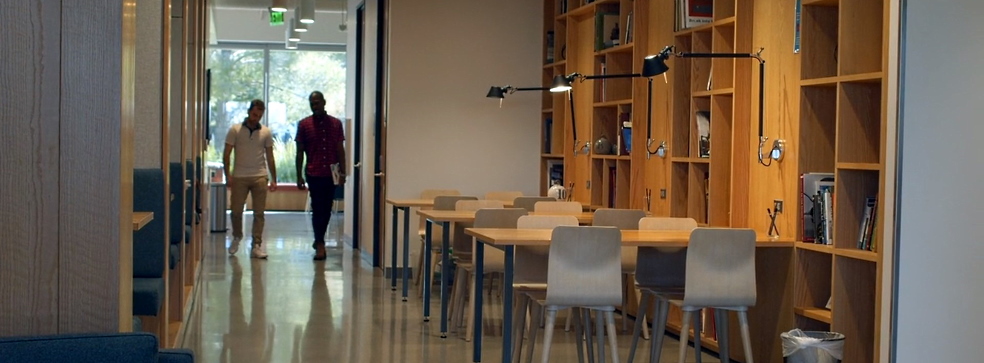 Making investment decisions: the role of investment consulting services in large projects Making investment decisions: the role of investment consulting services in large projects