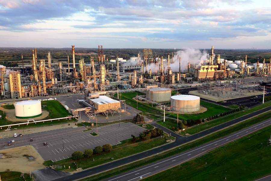 Liquefied natural gas plants: financing and international loans Liquefied natural gas plants: financing and international loans