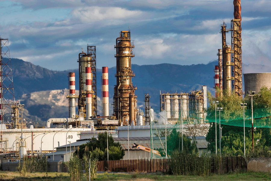 Coke and sulfur handling systems in refineries Coke and sulfur handling systems in refineries