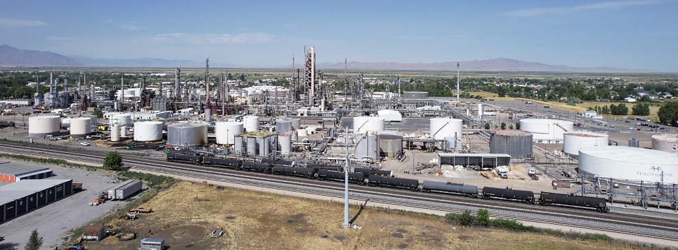 Investments in the construction of LNG terminals and regasification plants Investments in the construction of LNG terminals and regasification plants
